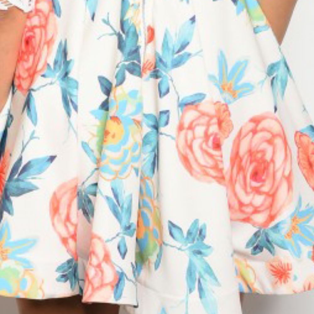 LAST ONE! Ivory Floral Dress w Lace Detailed Top - Picture 5 of 5